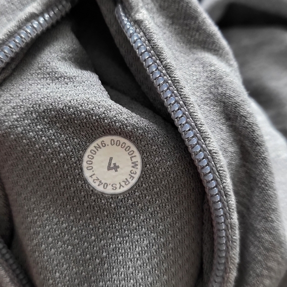 Lululemon top - Picture 6 of 8